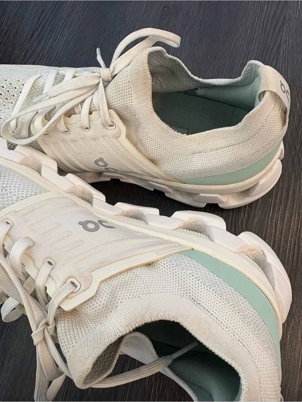 On Running Cloud Running Shoe in White with Mint Accents women’s 10.5 - Picture 13 of 15